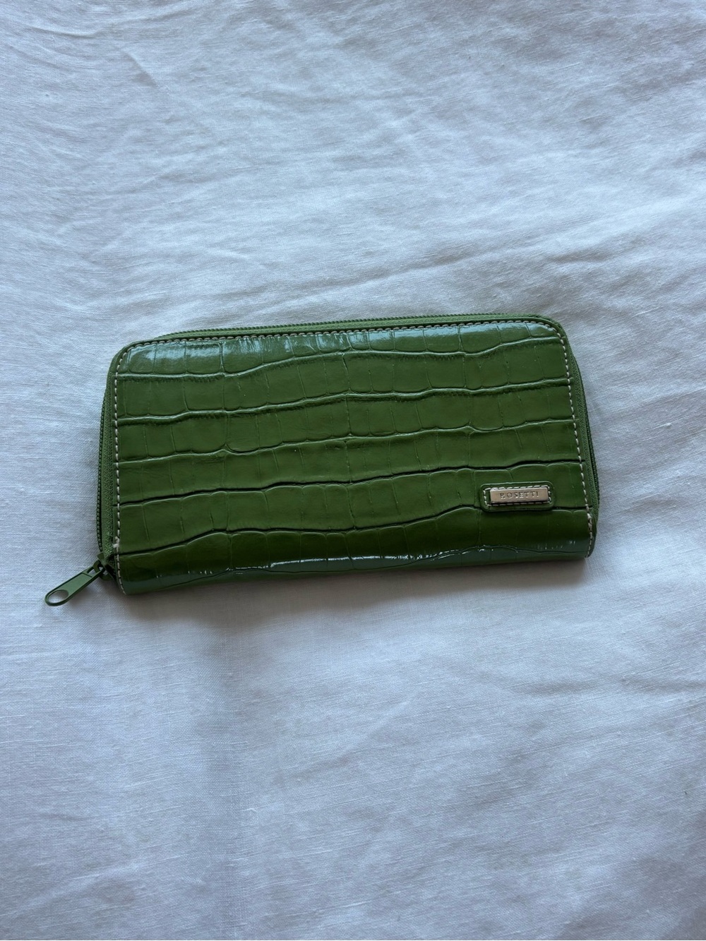 Vintage Olive Green Wallet - crocodile print